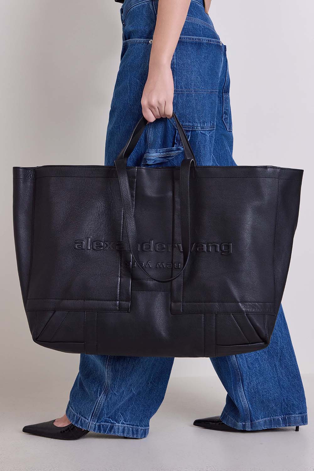 תמונת כל הלוק של תיק נסיעה אקסטרה לארג'